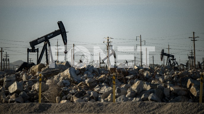 Nagli pad cena nafte